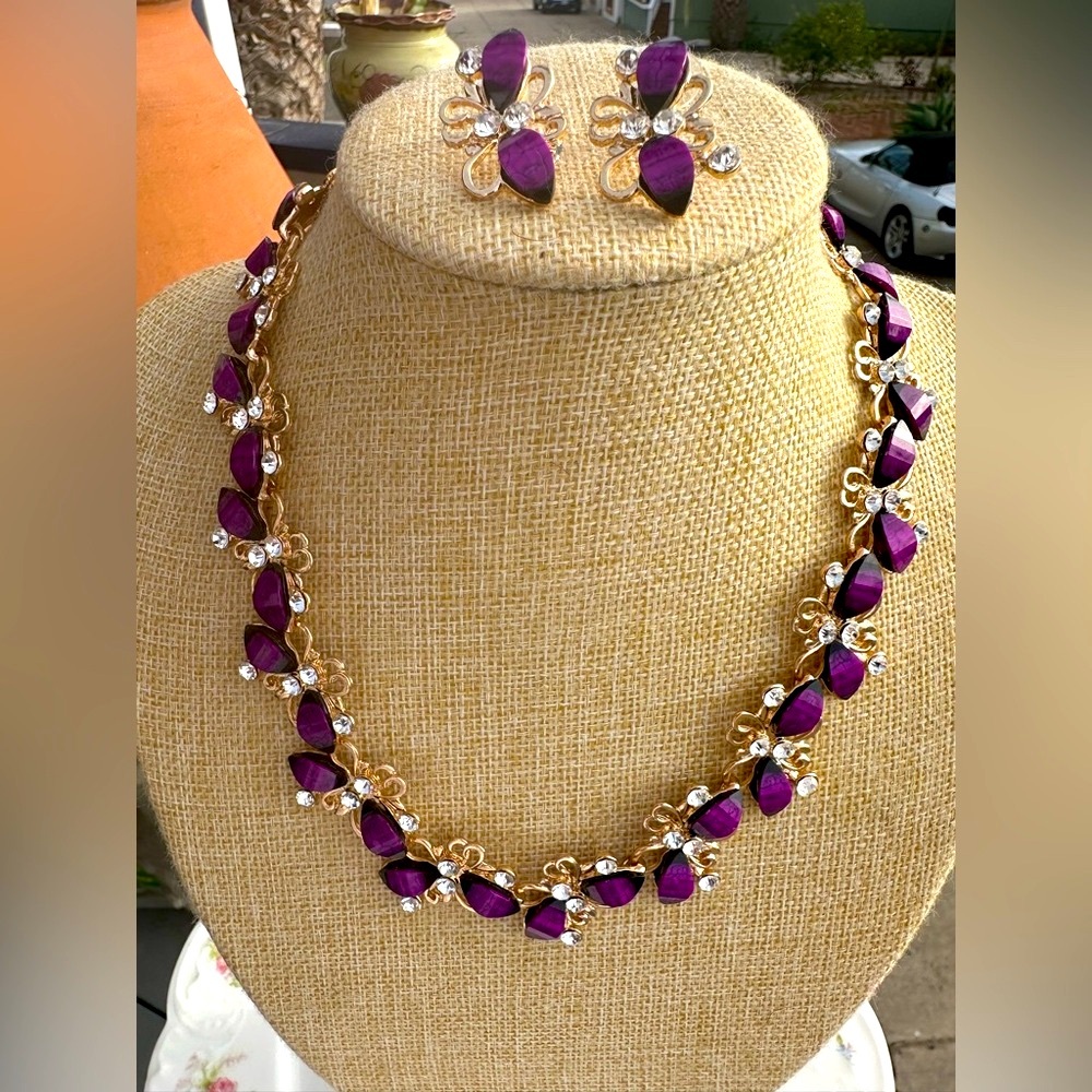 Elegant Purple Butterfly Gold Tone Necklace plus earrings 17"